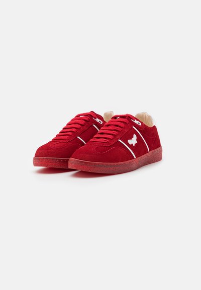 Pacocolor Red Sneaker